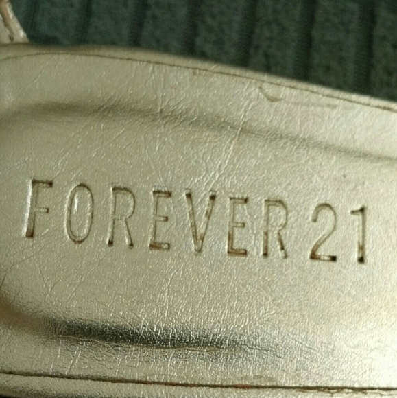 Forever 21 braided , gladiators , sandals Size:6 - Picture 3 of 4